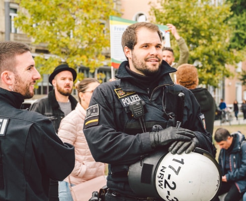 Polizist Kennenlernen